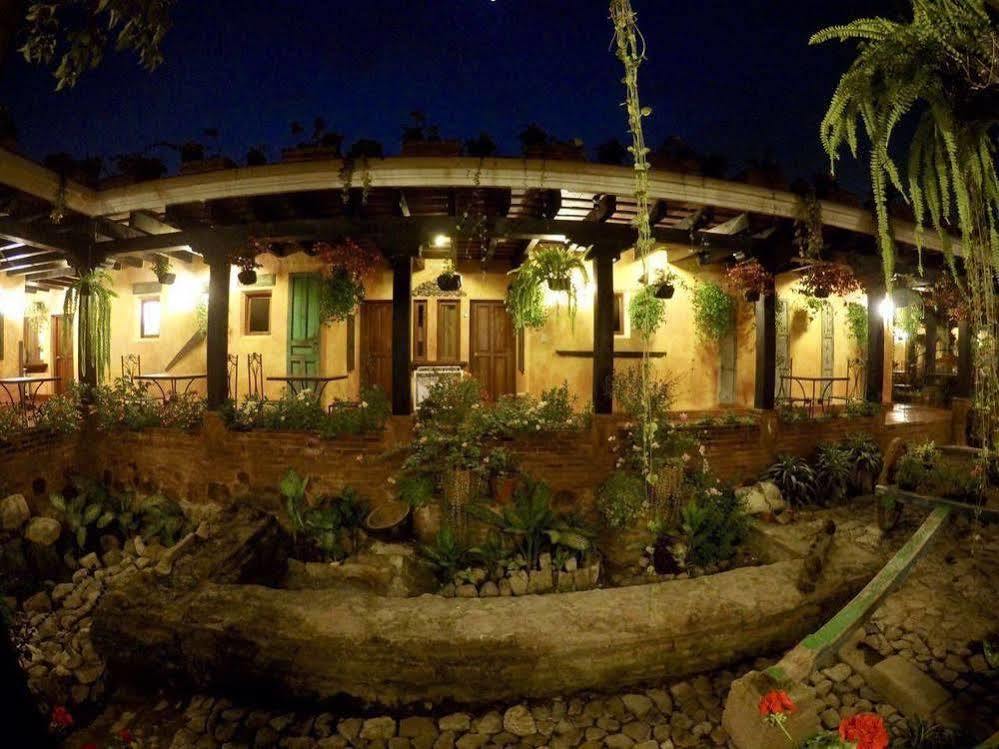 Hotel Eterna Primavera Antigua Exteriör bild